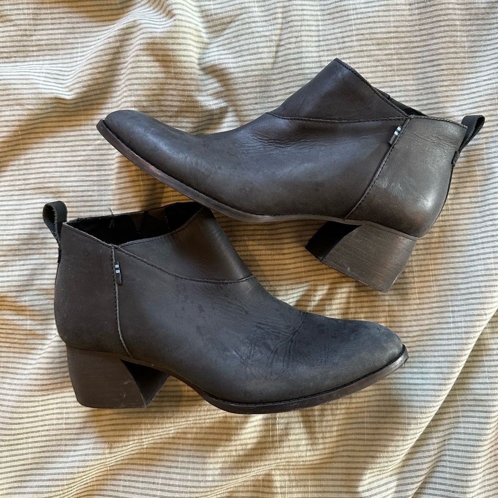 Toms Leilani leather boot sz 8